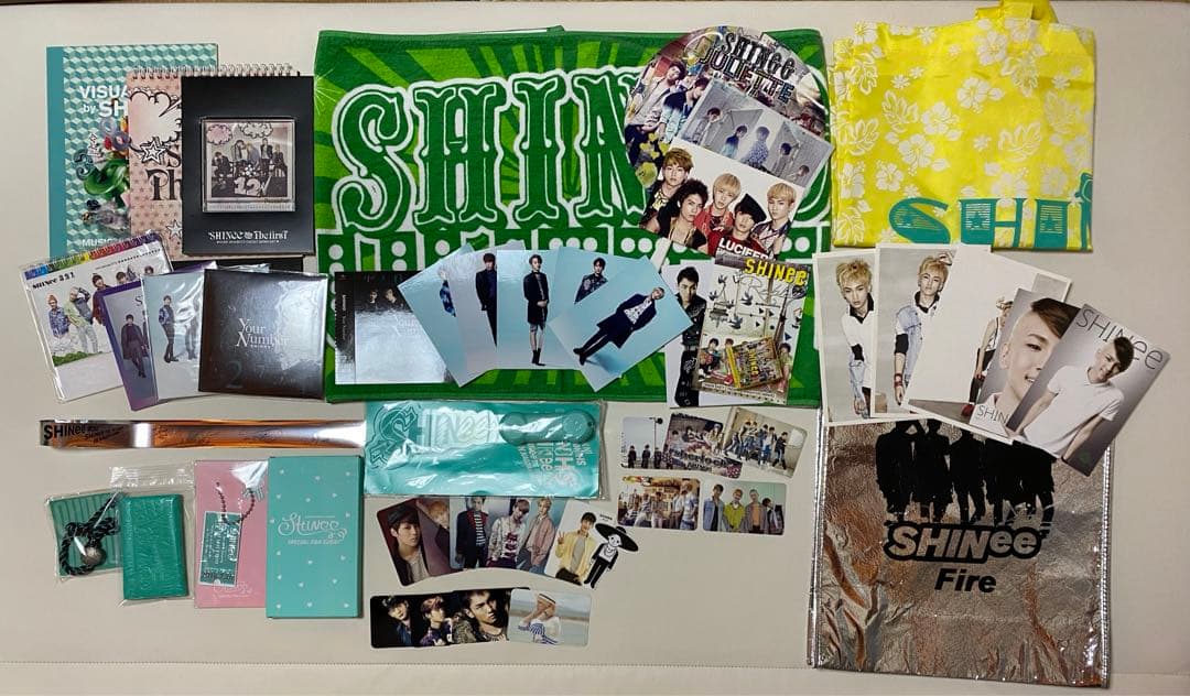 SHINee CD アルバム　まとめ売り14点　購入特典　写真　ファンミグッズ