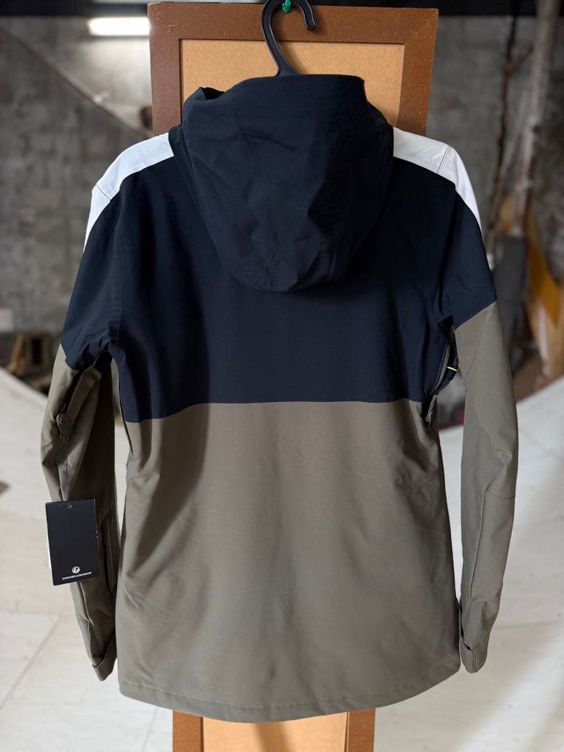 【新品】DC ディーシー　スノーウェア　ウェア　レディースウェア　Sサイズ