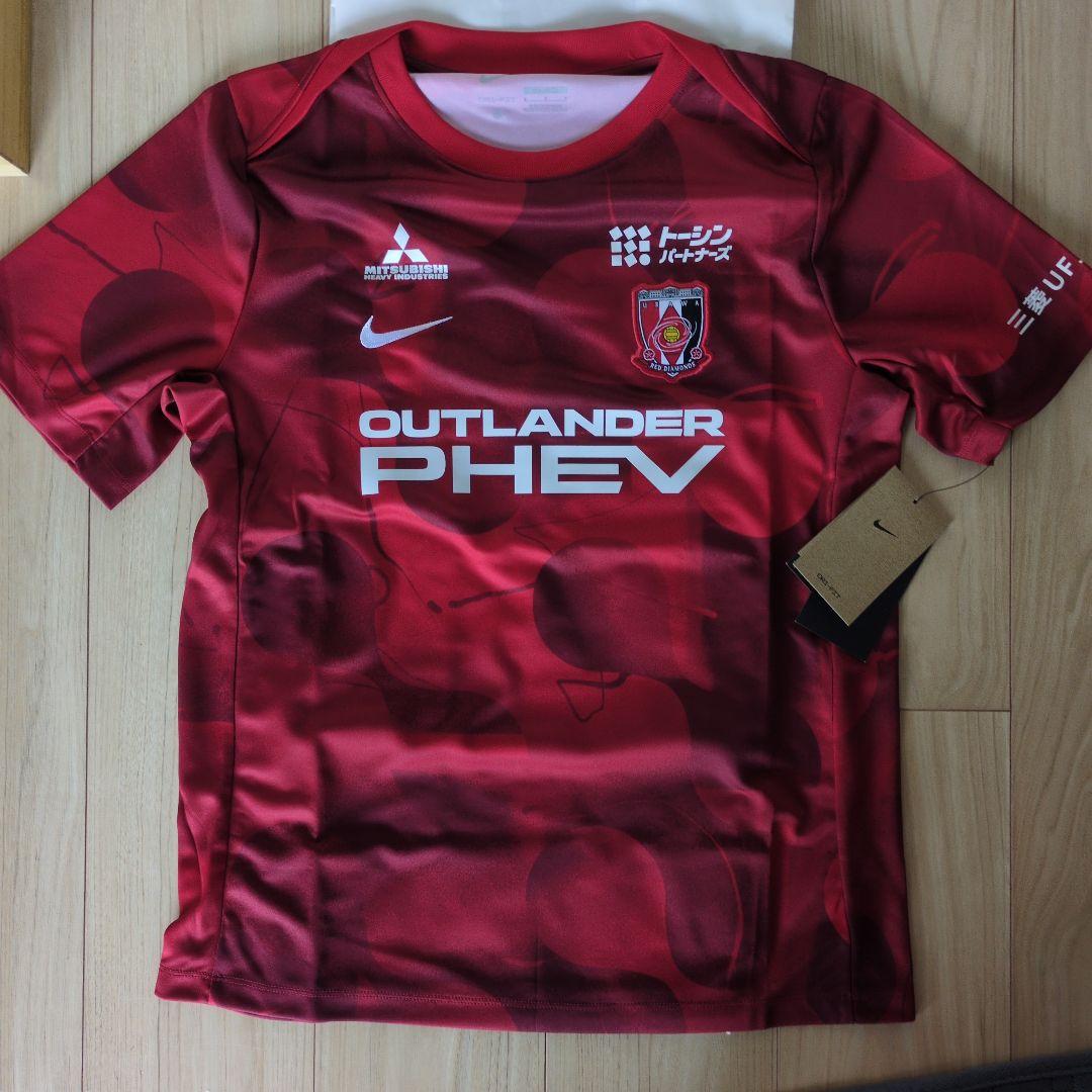 新品 浦和レッズ 2025　プレマッチトップ　ユニフォーム