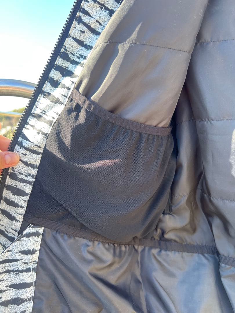 新品 ビラボン Sサイズ スノボ スキー ウェア（女性用）