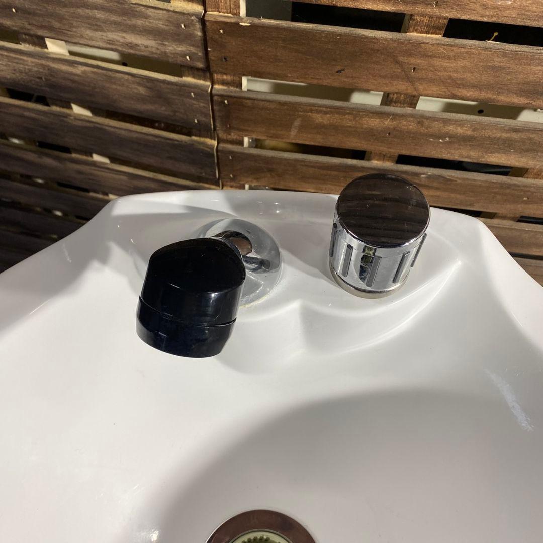 L235 ビューティガレージ 移動式シャンプー台 2026年 PERRO