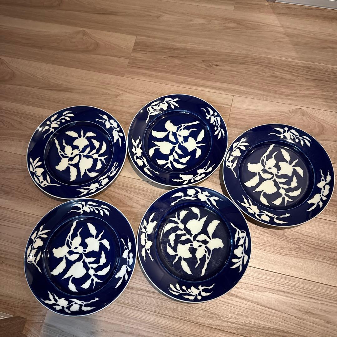 深川製磁　明宣徳年製写　 草花折枝白抜紋　大皿　26㎝　ミート皿