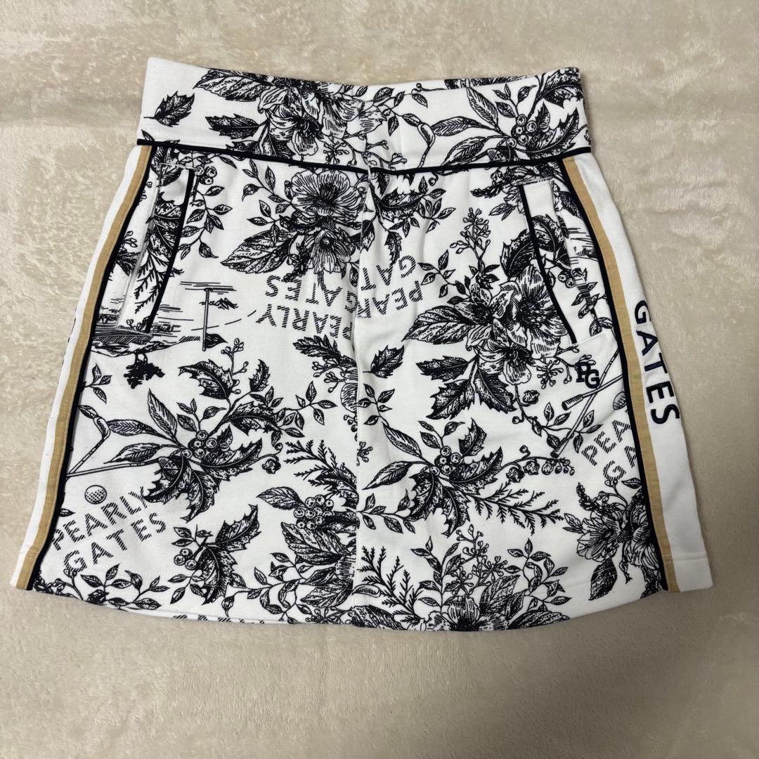 パーリーゲイツ　ボタニカル　白　総柄　パーカー　スカートセットアップ