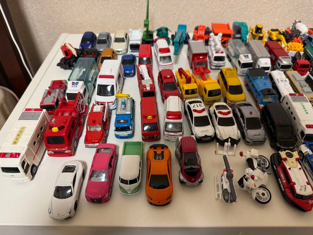 トミカ　セット販売　84台＋トミカ以外のミニカーなど50台まとめ売り