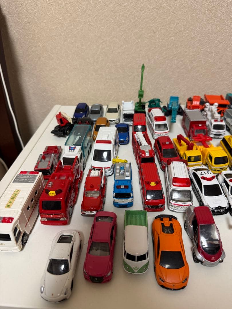 トミカ　セット販売　84台＋トミカ以外のミニカーなど50台まとめ売り