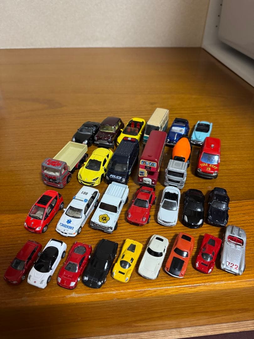 トミカ　セット販売　84台＋トミカ以外のミニカーなど50台まとめ売り