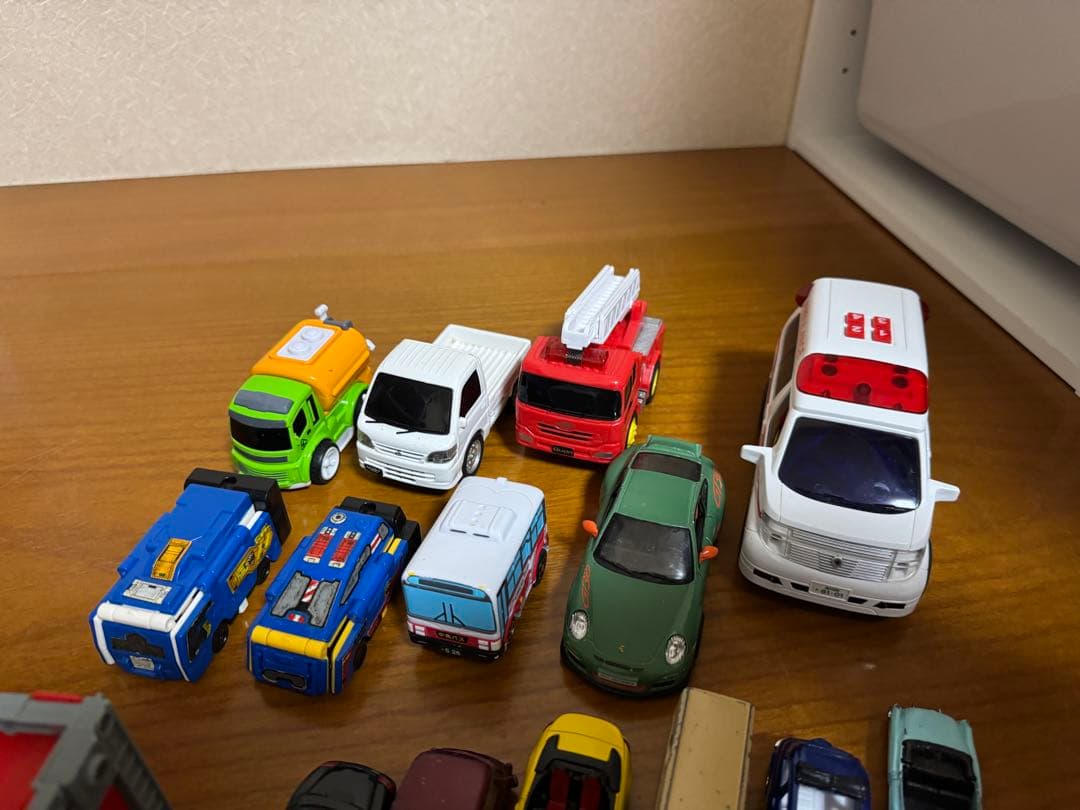 トミカ　セット販売　84台＋トミカ以外のミニカーなど50台まとめ売り