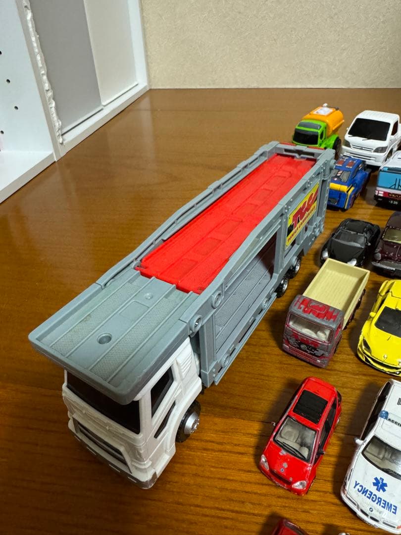 トミカ　セット販売　84台＋トミカ以外のミニカーなど50台まとめ売り