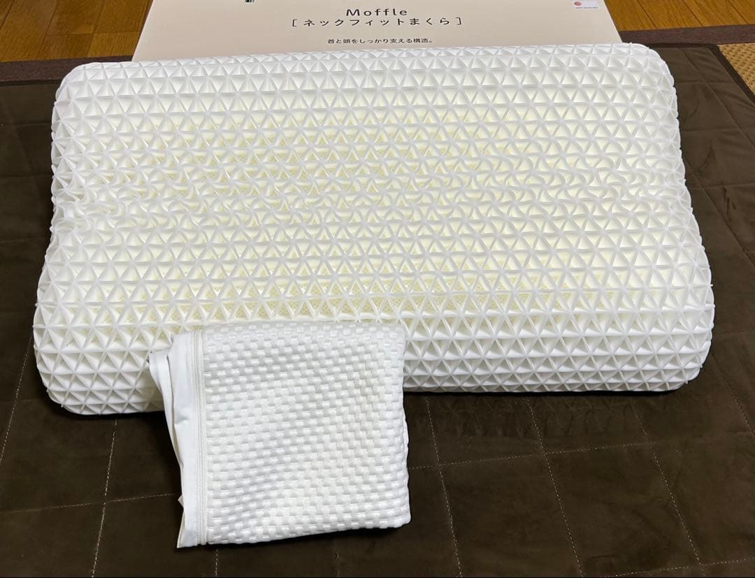カインズ　Moffleネックフィットまくら