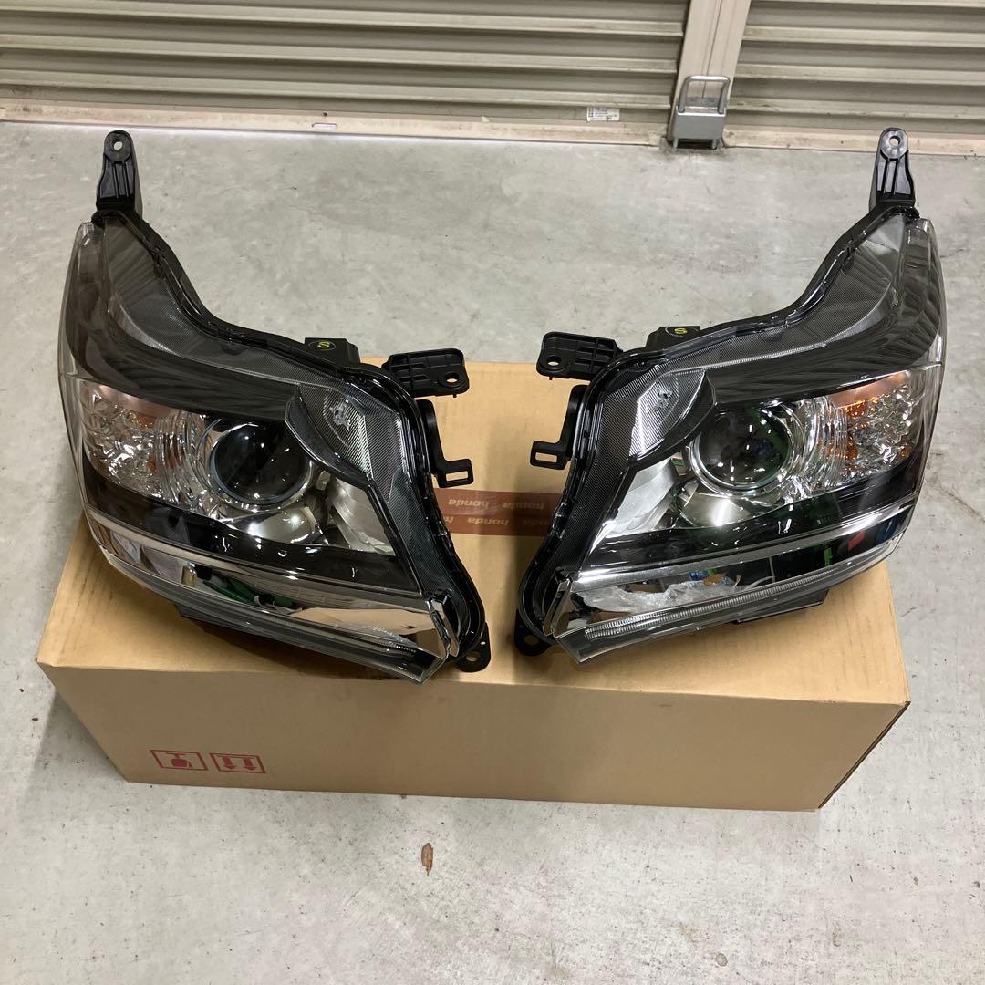 ホンダＮ-WGN 純正ヘッドライト左右