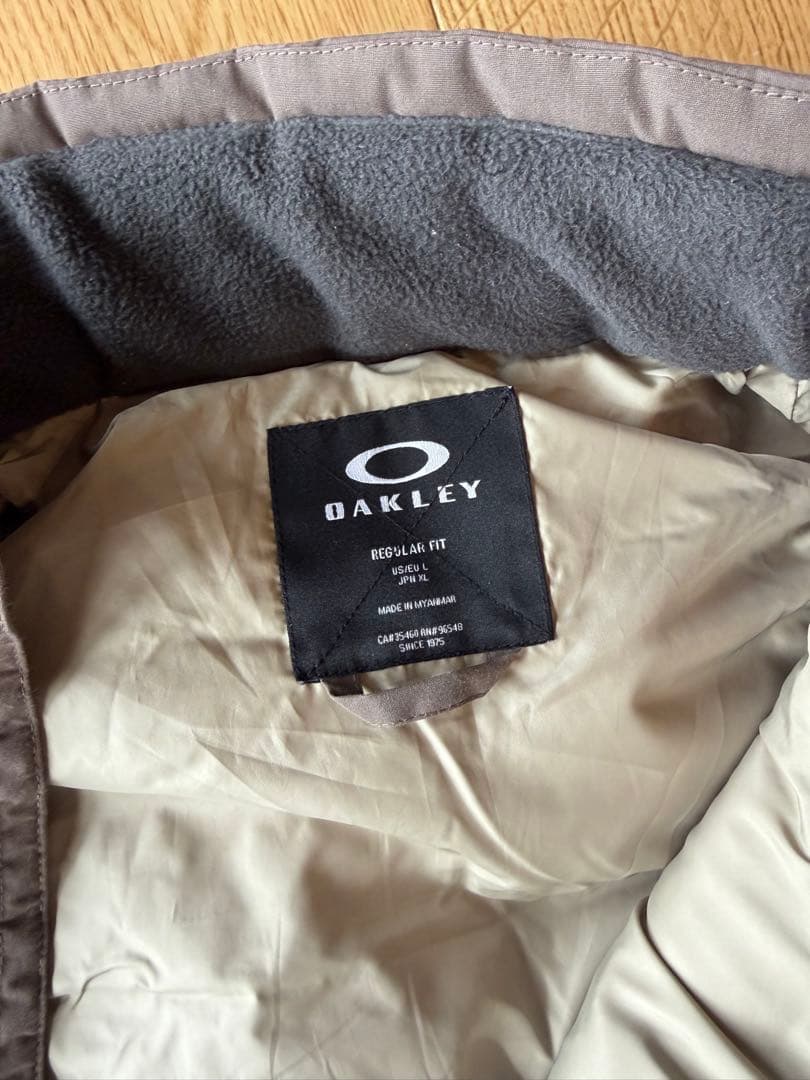 Oakley グレー ダウンベスト レギュラーフィット