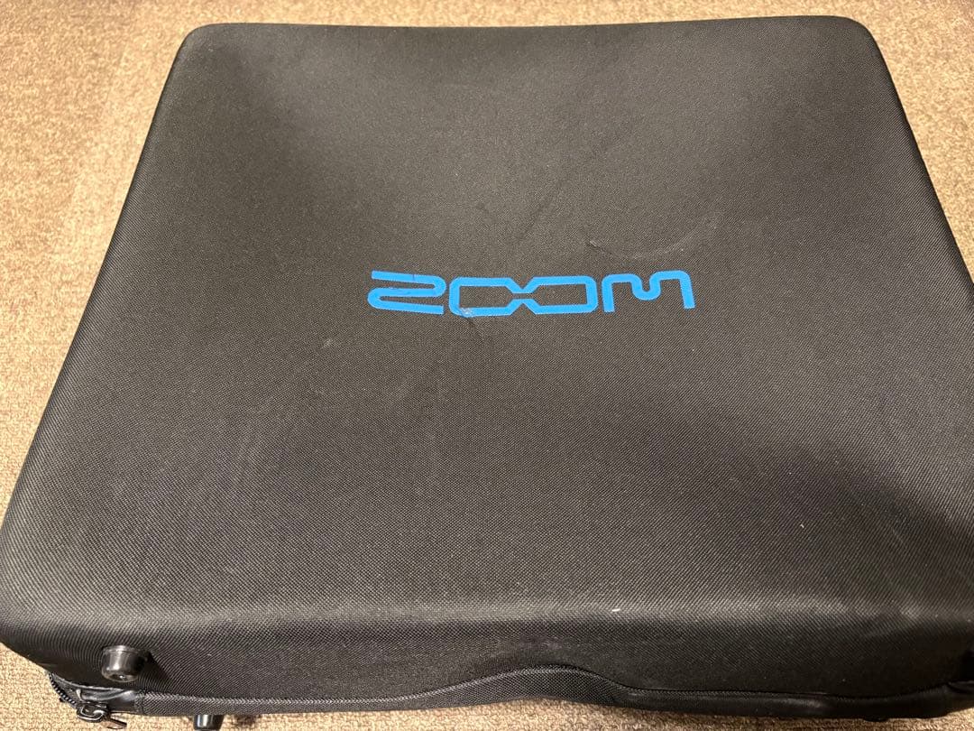 ZOOM LiveTrak L-12 + ケース(おまけ)