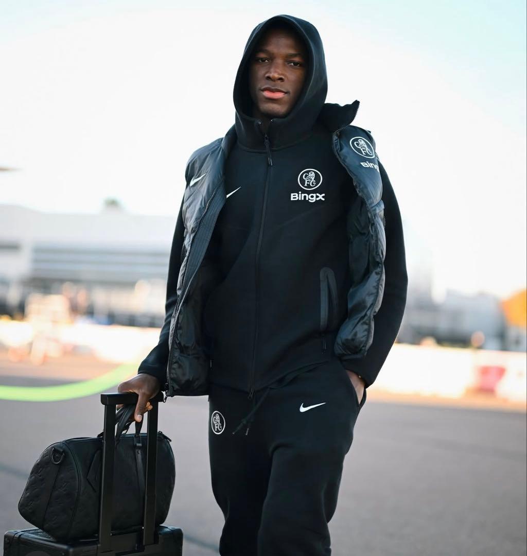 【希少モデル・ラスト1枚】NIKE テックフリース　パーカー　チェルシー