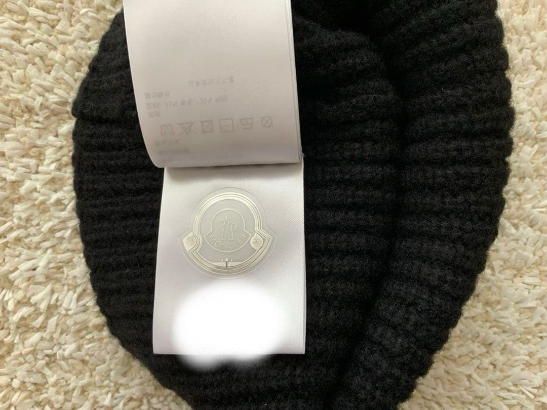 MONCLER 黒 ニット帽　ビーニー