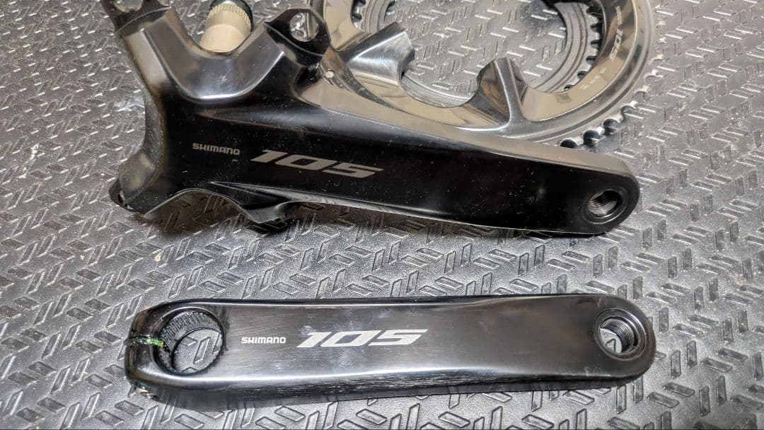 Shimano 105 クランクセット ブラック FC-R7100