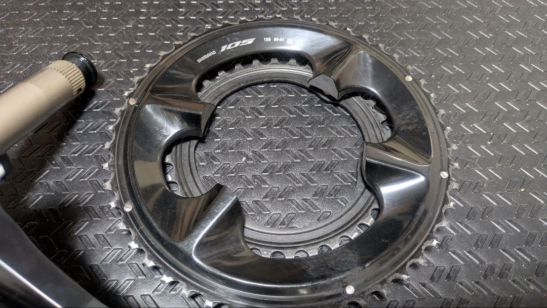 Shimano 105 クランクセット ブラック FC-R7100