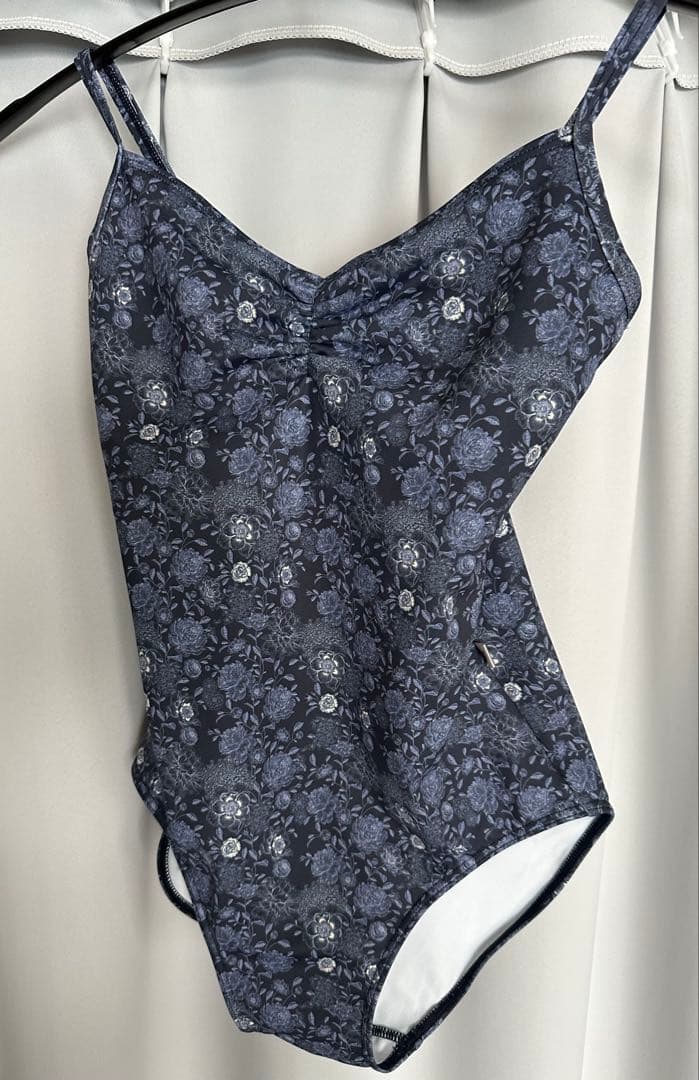 ウノア　花柄ネイビータンクトップレオタード