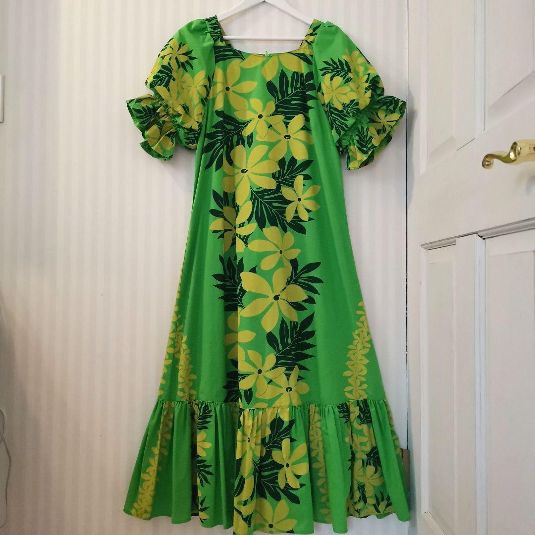 フラダンス　ハワイアンムームー 緑と黄色の花柄リゾートワンピース