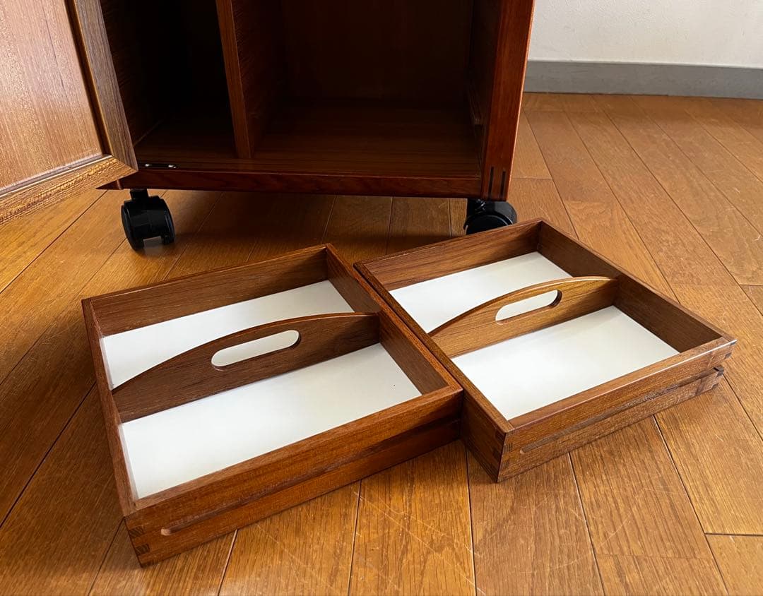 ヴィンテージ　チーク　ワゴン　ミッドセンチュリー　レトロモダン　北欧　モダン