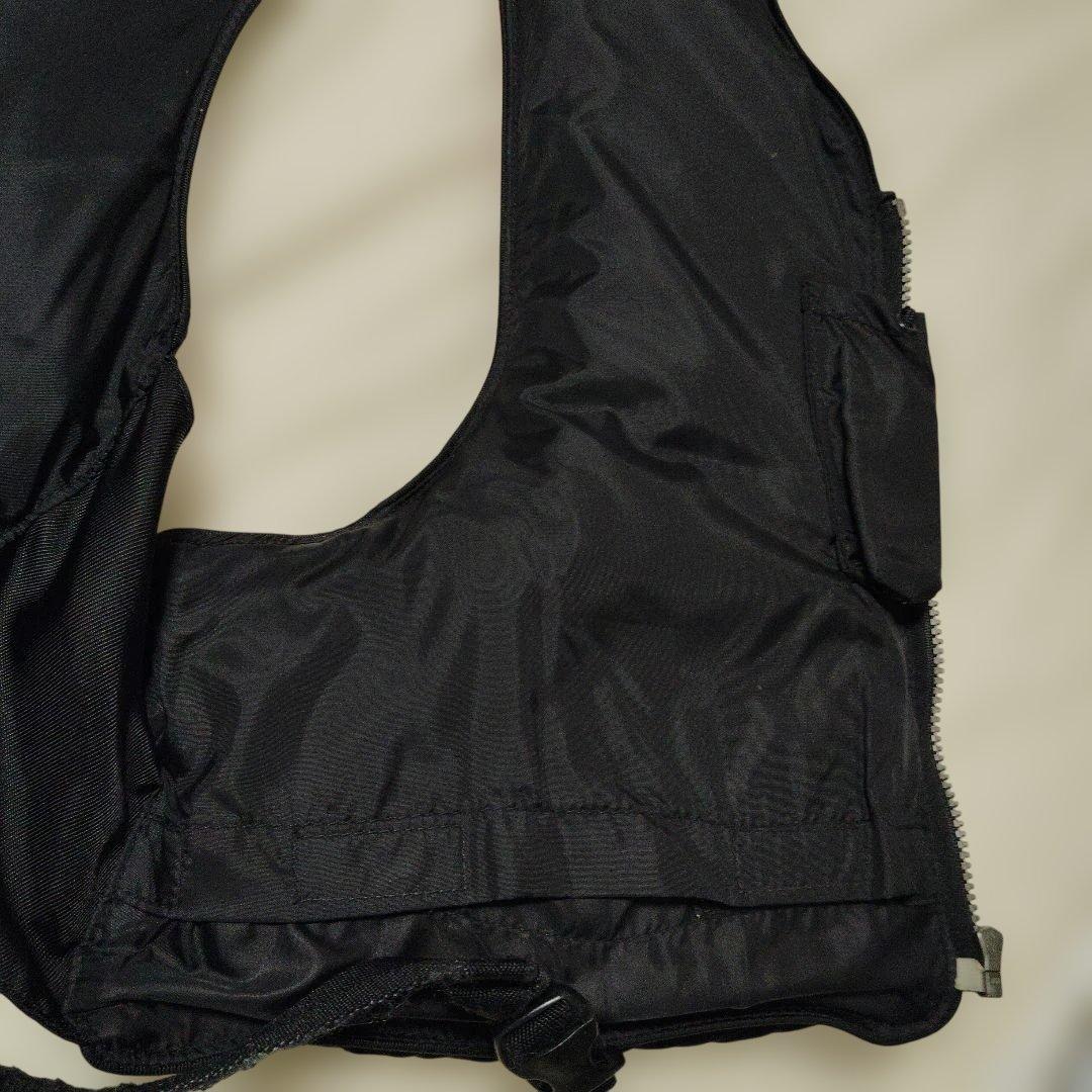 がまかつ　磯　Gamakatsu　フローティングベスト　 Lサイズ　黒/赤