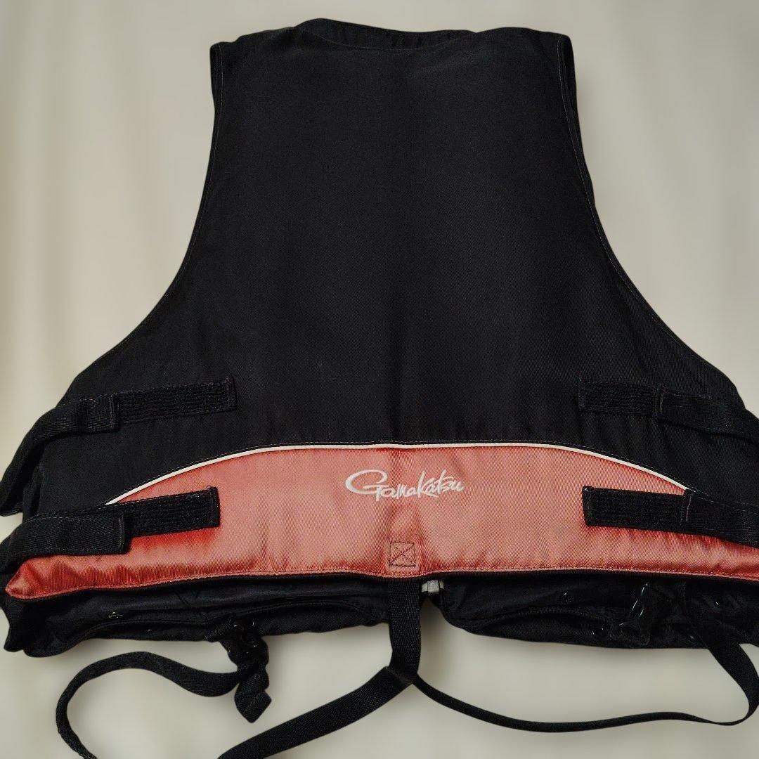 がまかつ　磯　Gamakatsu　フローティングベスト　 Lサイズ　黒/赤