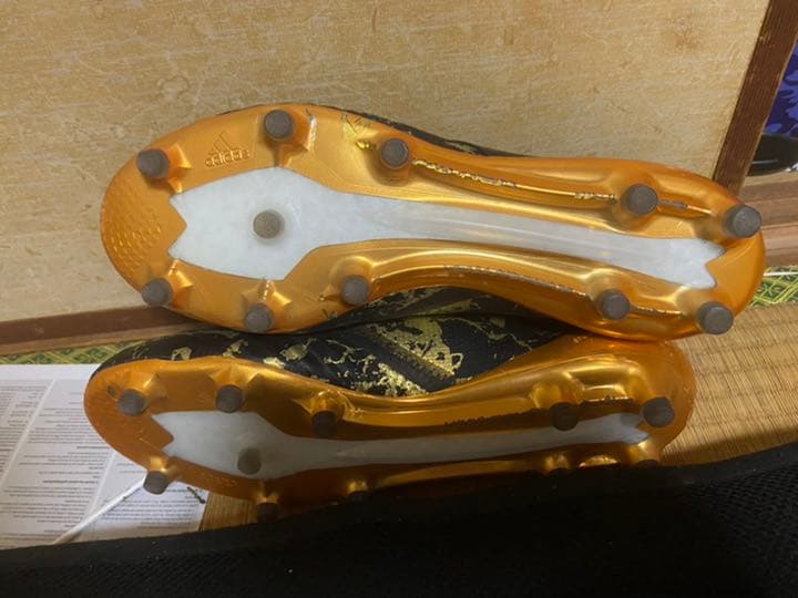 サッカースパイクエース紐なしポグバモデル