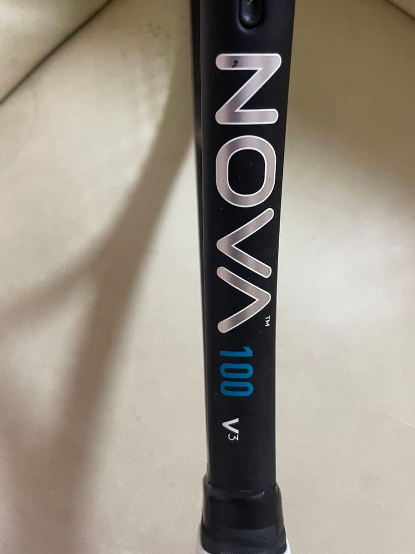 硬式テニスラケット　ダイアデム　NOVA V3 300g 100インチG2