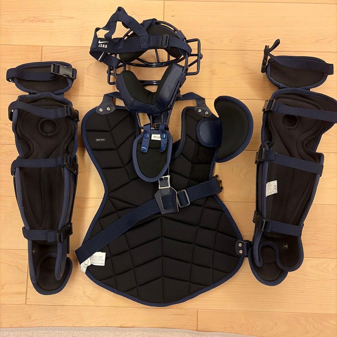 【本日限定値下げ】【入手困難】【超美品】キャッチャー防具セット（軟式用）NIKE