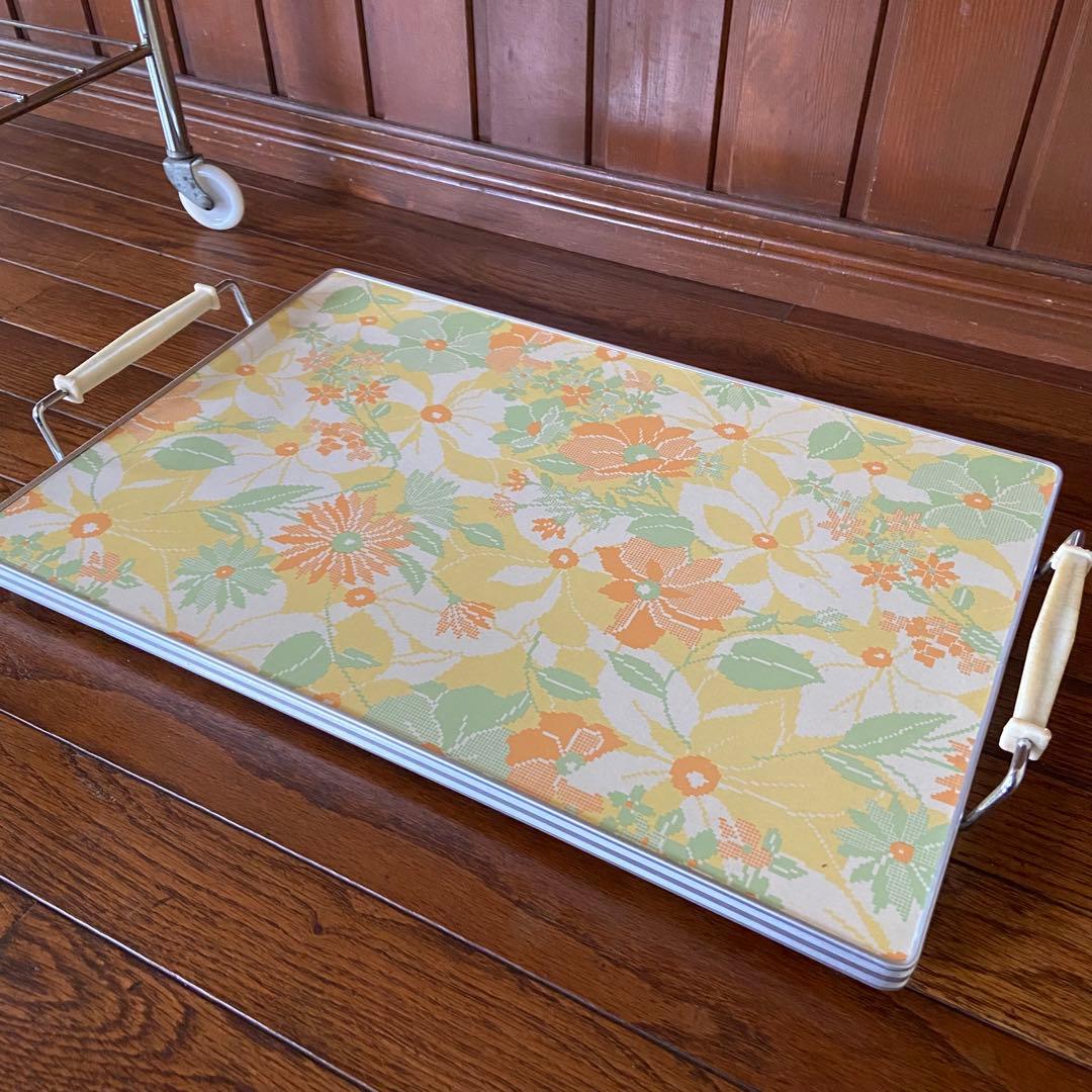 昭和レトロ　キッチンワゴン　花柄　3段　当時物　レトロポップ　トレー