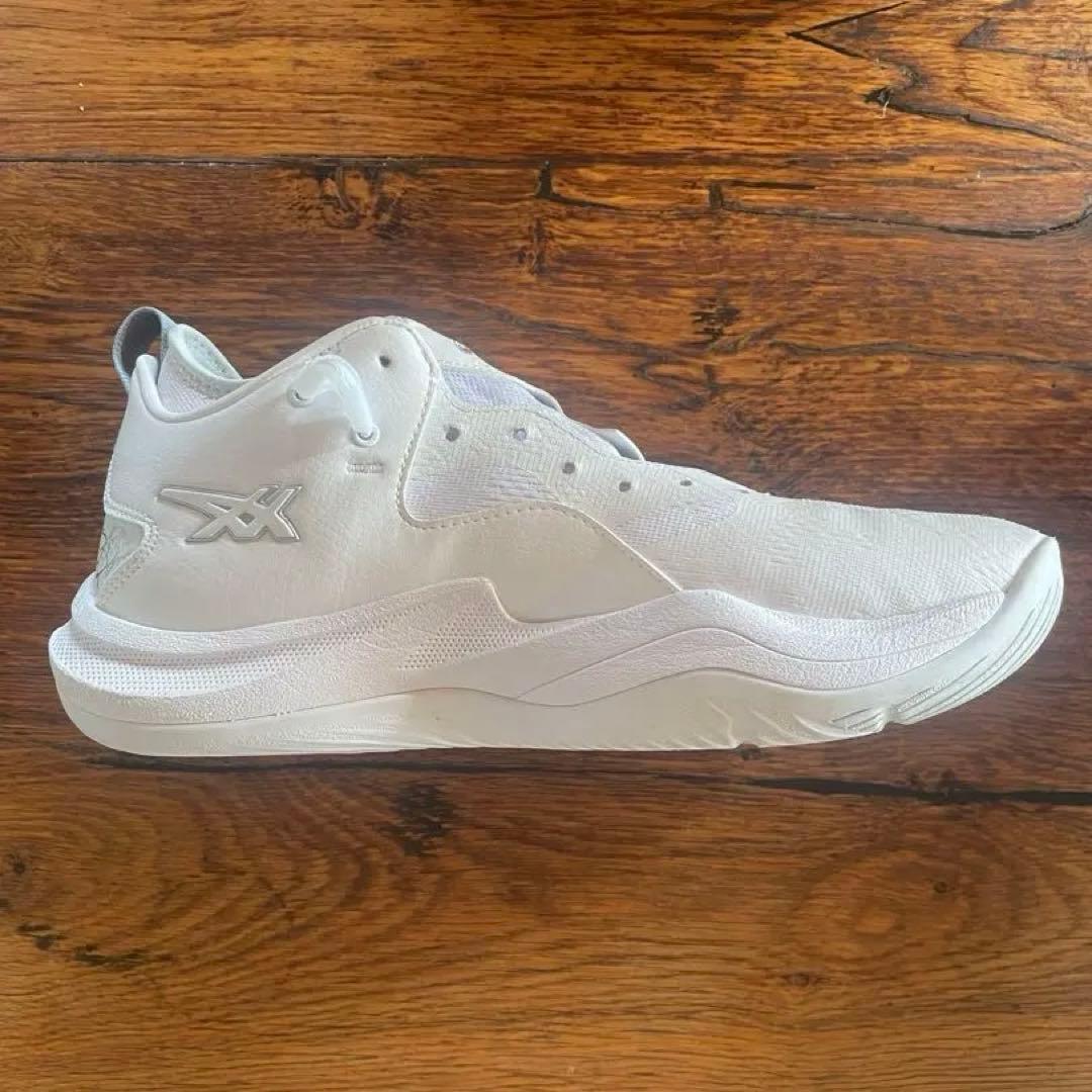 ネット売り切れ　ASICS NOVA SURGE2 LOW ノヴァサージ