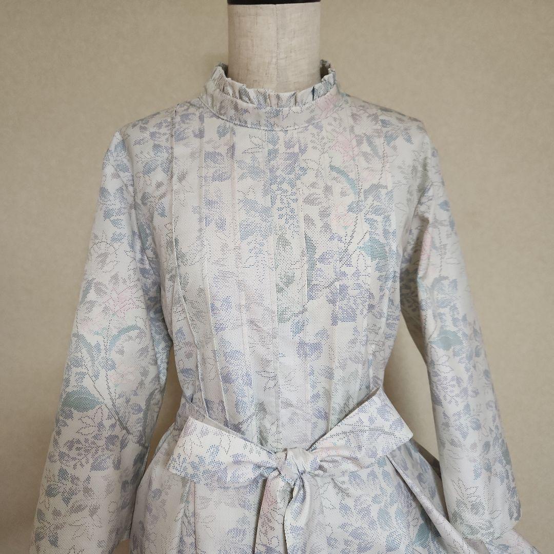 フリルスタンドカラーのワンピース　ゆったり　ピンタック　白大島紬　着物リメイク