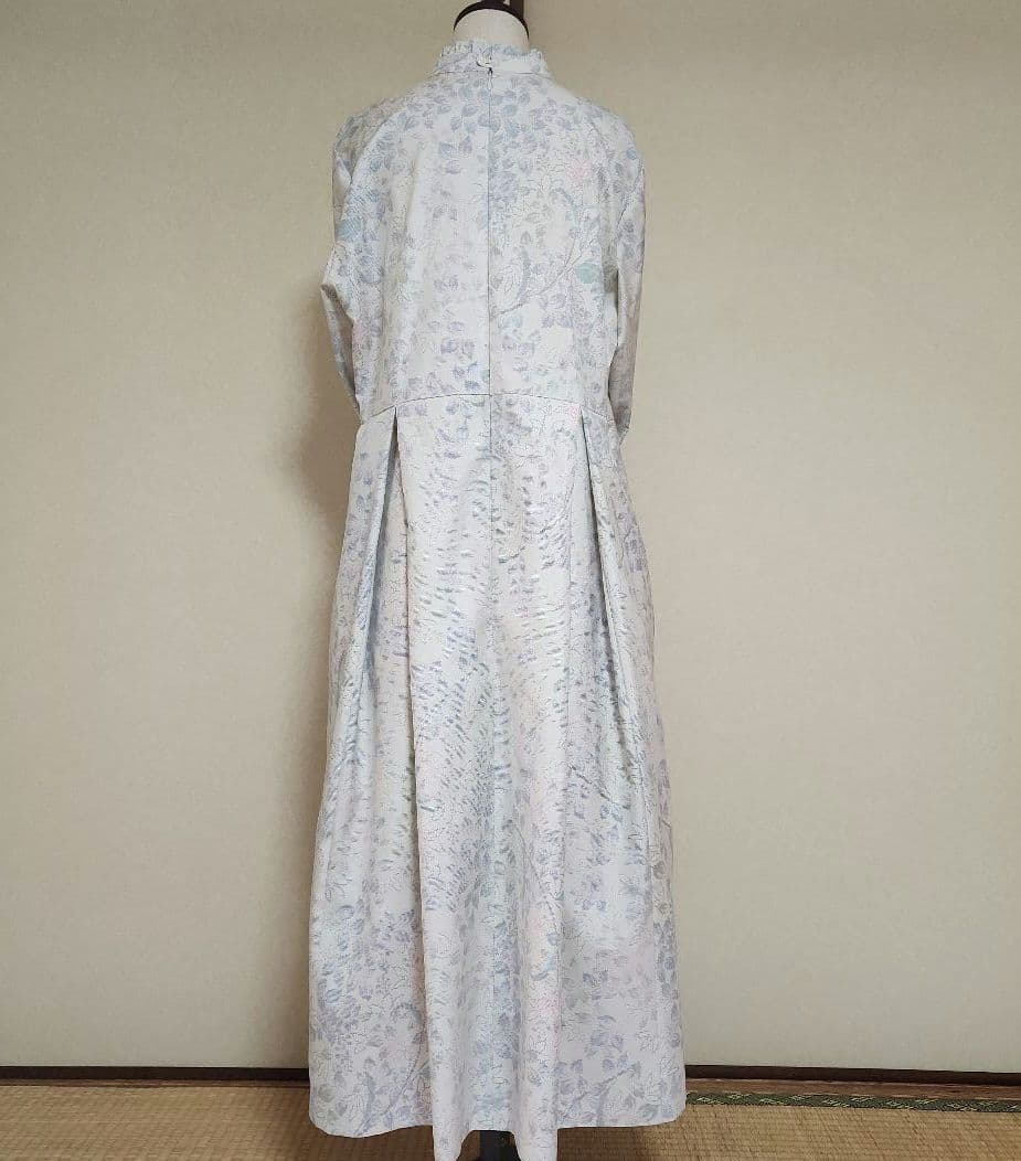 フリルスタンドカラーのワンピース　ゆったり　ピンタック　白大島紬　着物リメイク