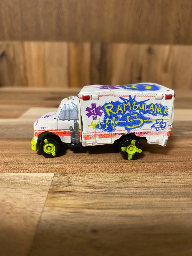 カーズ　トミカ　リップクラッチゴンスキー、リバースコット、ドクター・ダメージ