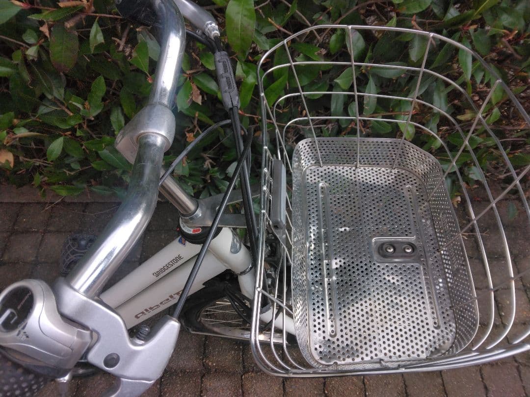 BRIDGESTONE アルベルトe 26インチ