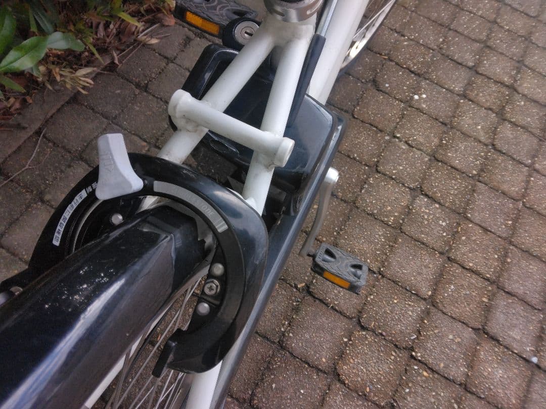 BRIDGESTONE アルベルトe 26インチ