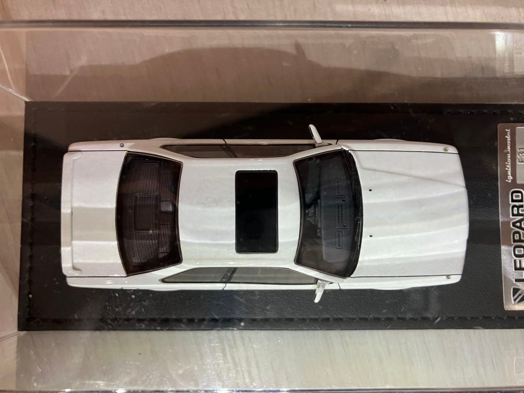 お*ん様 イグニッションモデルNissan LEOPARD 1/43 ホワイト