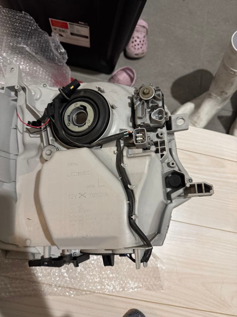 4型ハイエース　ヘッドライト　左右