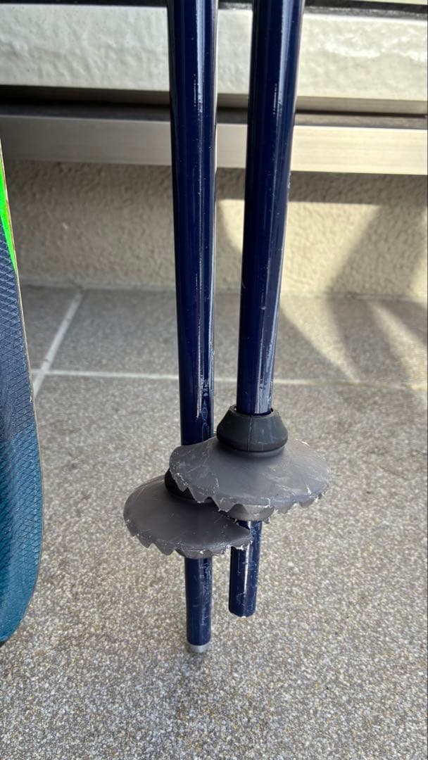 とまこ　ROSSIGNOL EXP PRO スキー板、LEKIポール