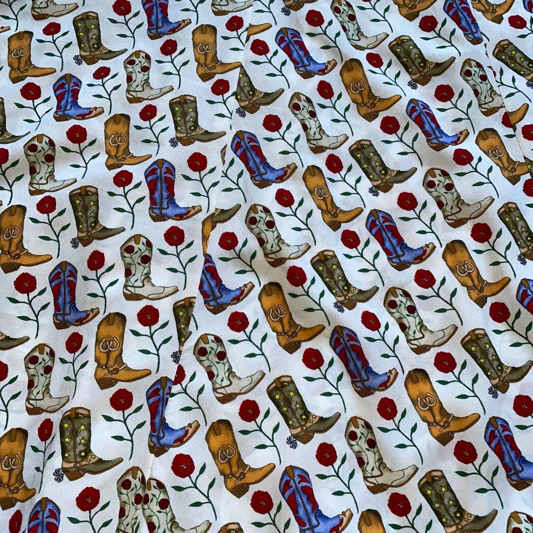 sandro paris ブーツとバラのプリント 柄　ロングシャツワンピース