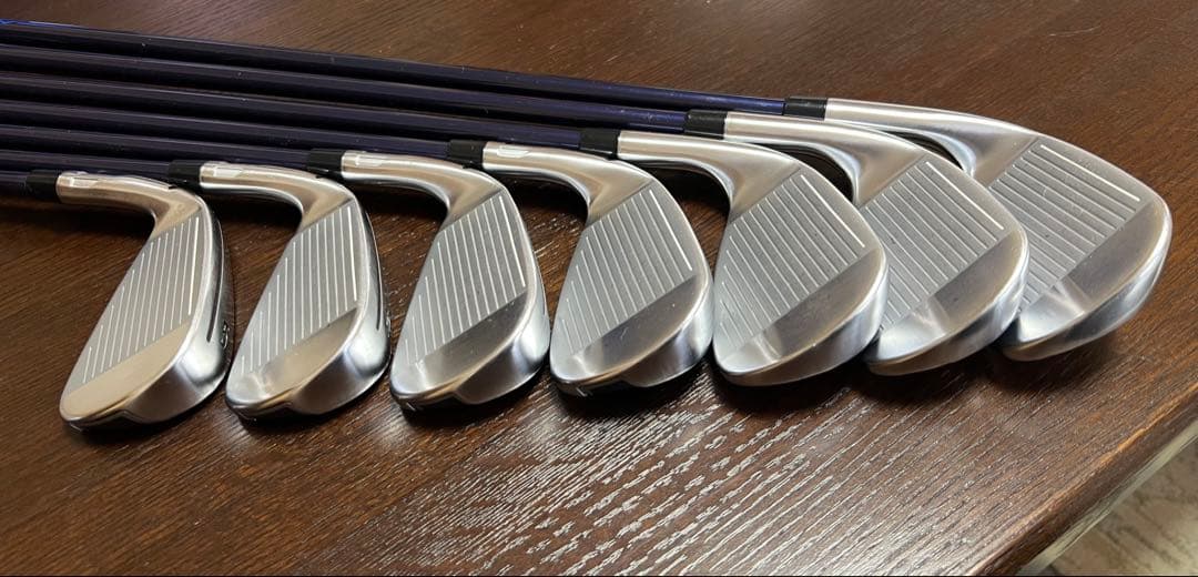 テーラーメイド　QIアイアン　（5-AW）