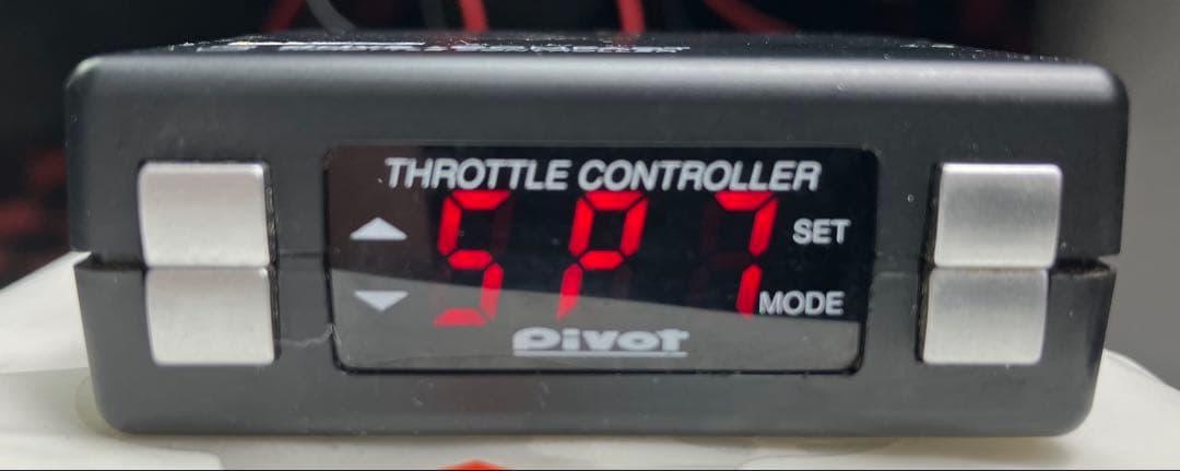 PIVOT 3 drive COMPACT スロットルコントローラー