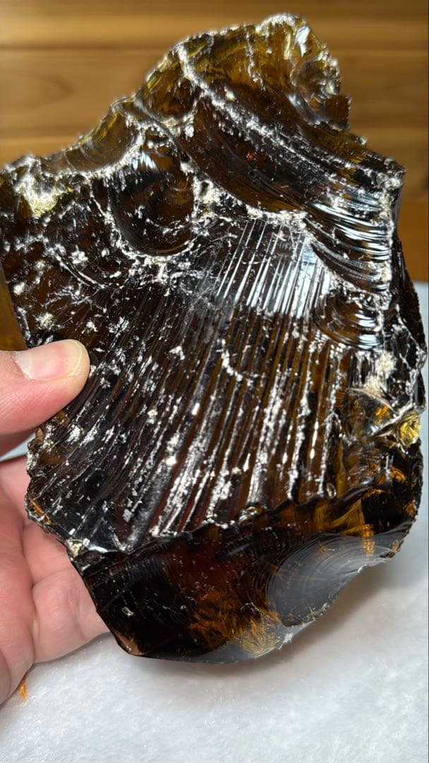 ①天然色 ジャワ島産火山性ガラス ブランデーシトリン色 原石 1.4~1.5kg