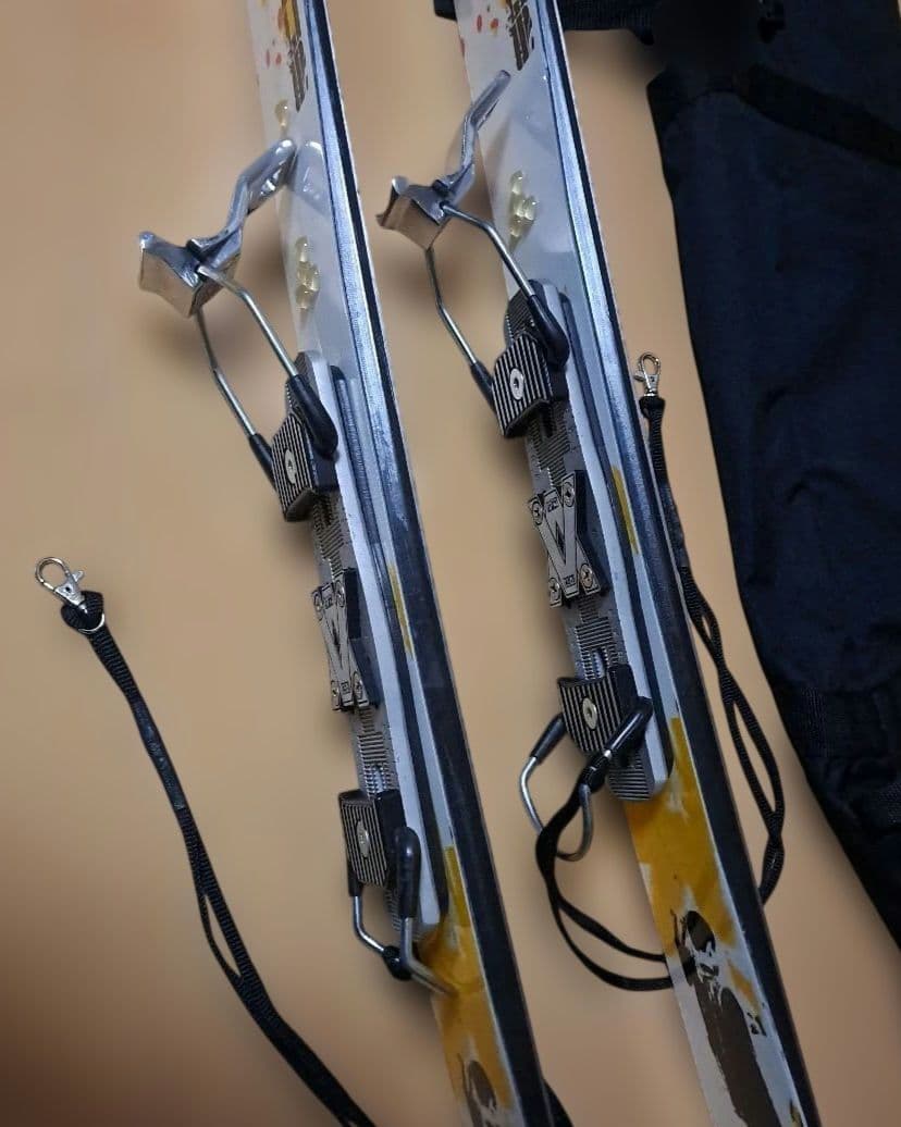 ロシニョール　名作ショートスキー、ファンスキー板　(ケース付)