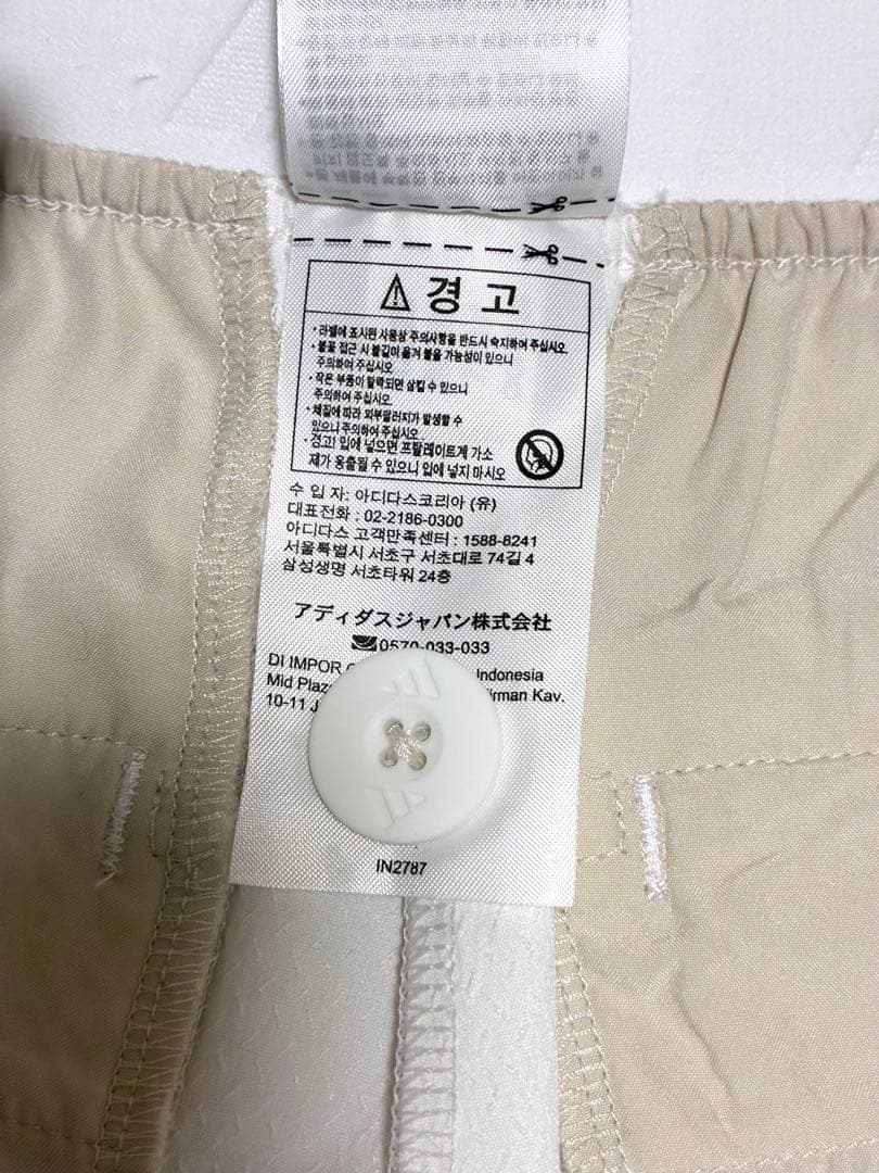 新品　M アディダス レア　セットアップ　黒モックネック　白マイクロショーパン