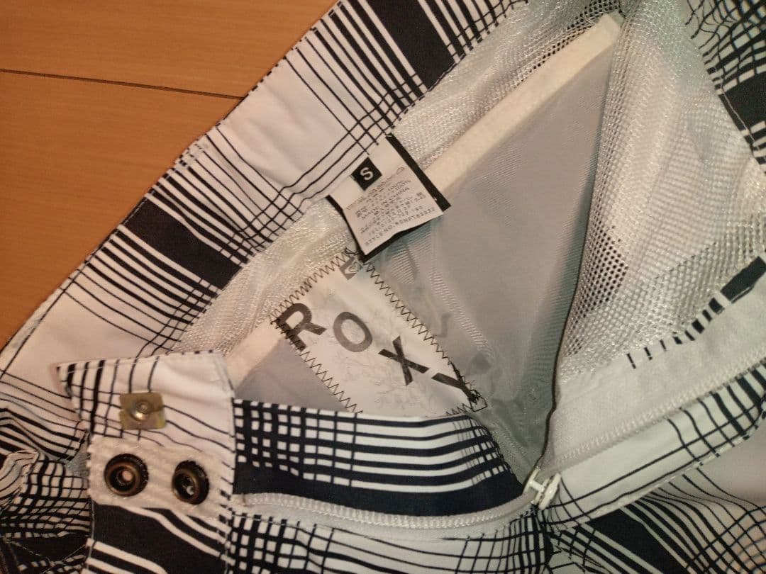 希少ROXY★スノーボードウェア★タグ付未使用スノーボードウェアレディース上下