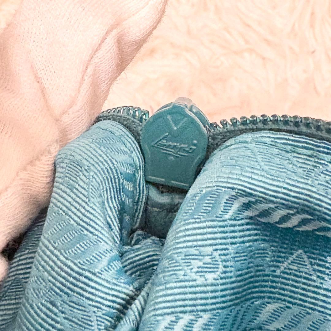 PRADA ポーチ ナイロン ターコイズブルー ロゴ ジャガード ゴールド金具