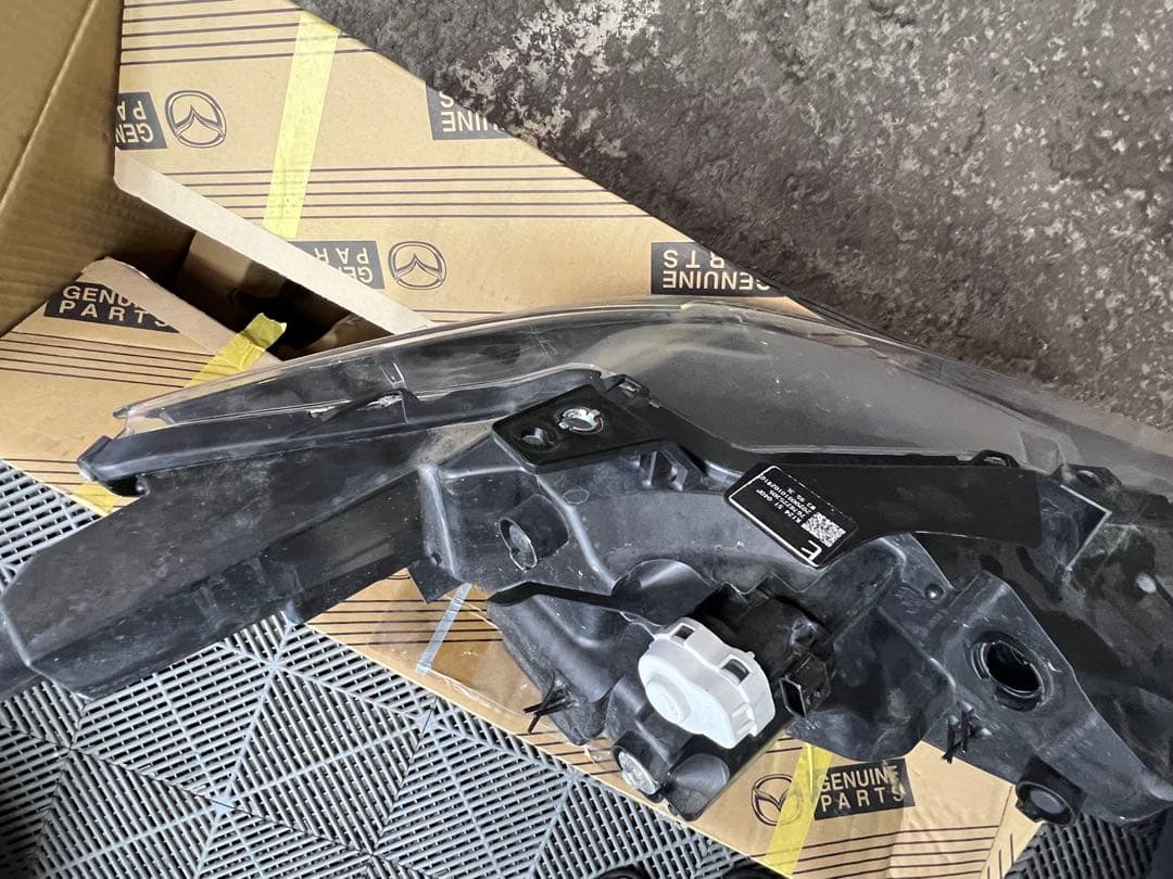 マツダ CX-5 6BA-KFEP 左（助手席側）純正LEDヘッドライト