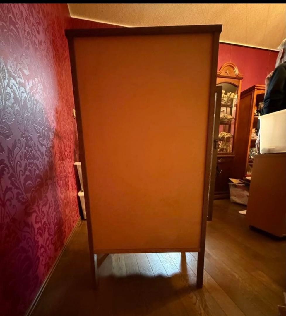 激安　ベルメゾン　アンティーク調　木製ガラス扉キャビネット　キュリオケース