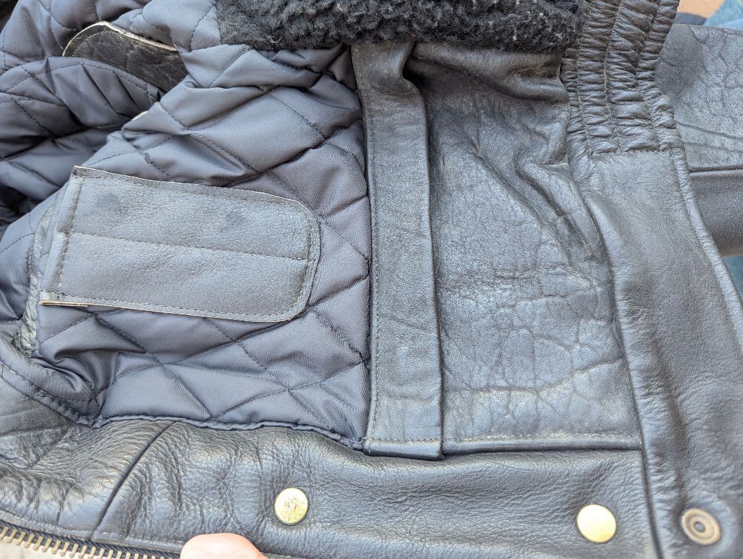 めっちゃ厚くて重いBRANDEDGARMENTS ポリス　size 40