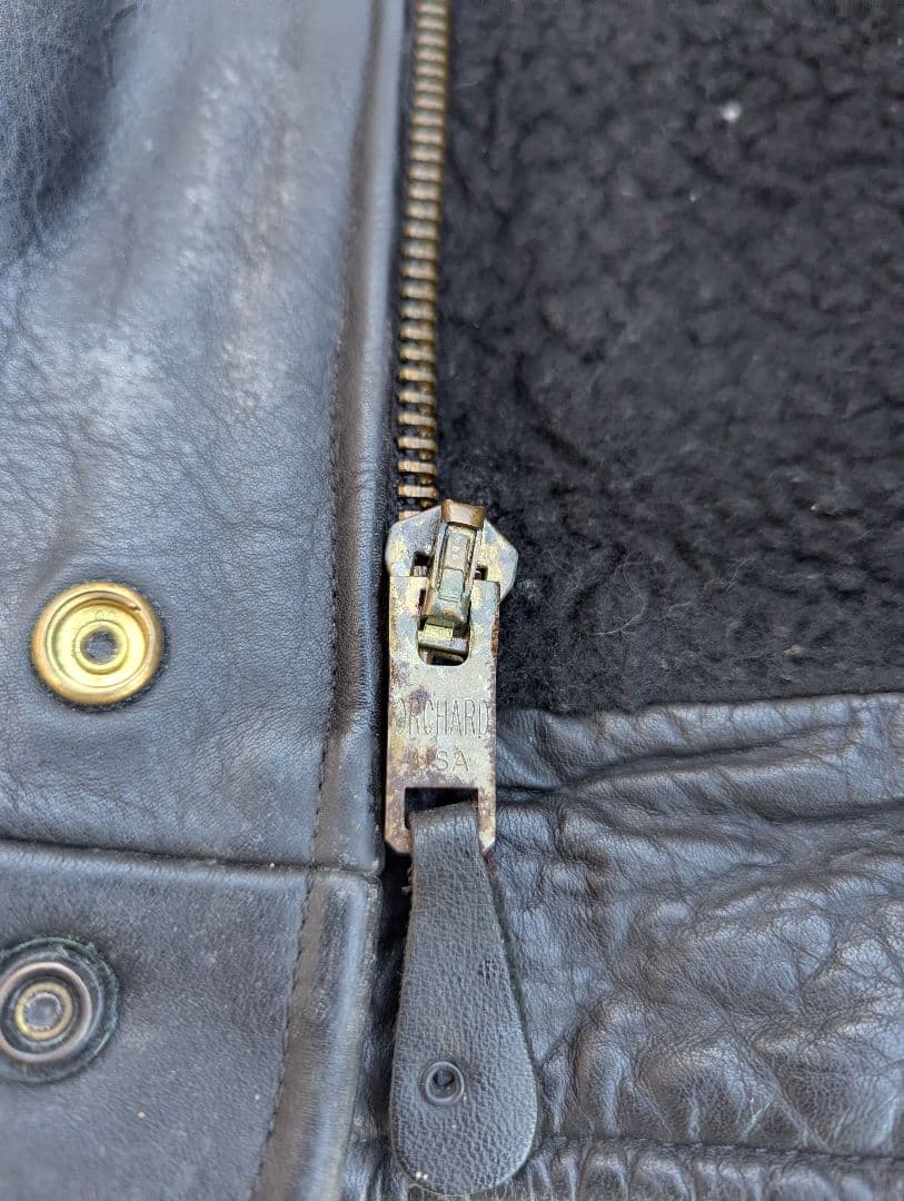 めっちゃ厚くて重いBRANDEDGARMENTS ポリス　size 40